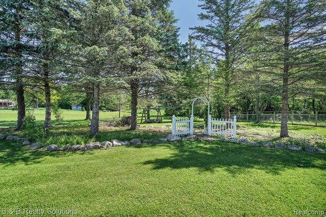 6229 Cold Spring Trail, Grand Blanc, MI 48439