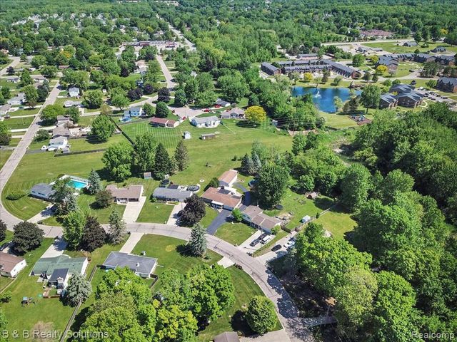 6229 Cold Spring Trail, Grand Blanc, MI 48439