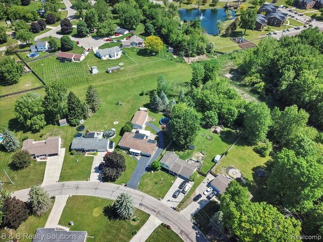 6229 Cold Spring Trail, Grand Blanc, MI 48439