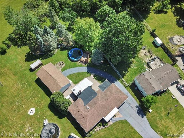 6229 Cold Spring Trail, Grand Blanc, MI 48439