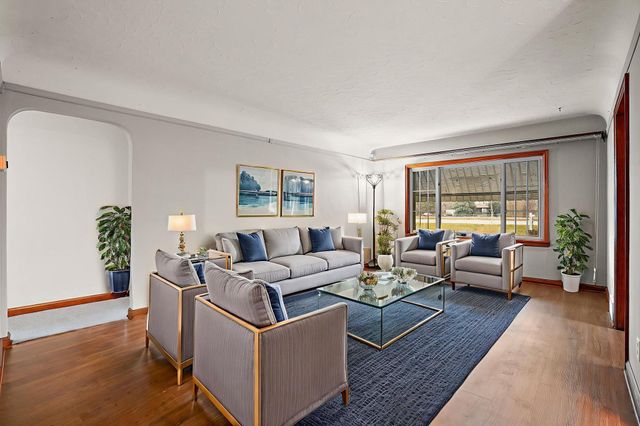 15717 Clayton Avenue E, Rosemount, MN 55068