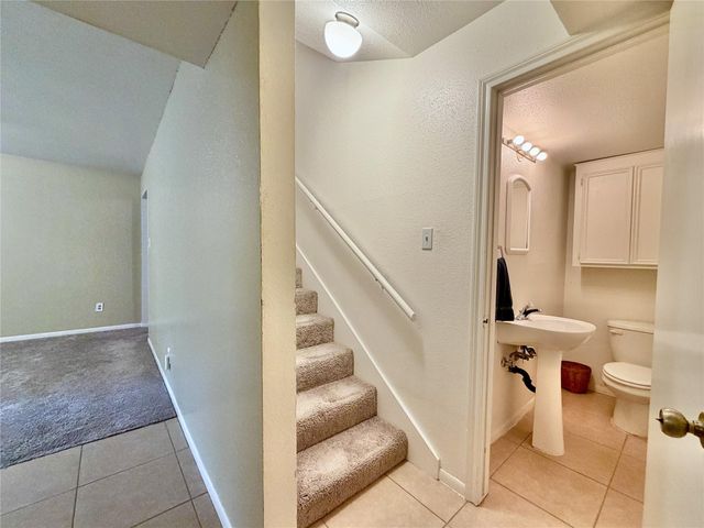 2103 Place Rebecca Lane D10, Houston, TX 77090