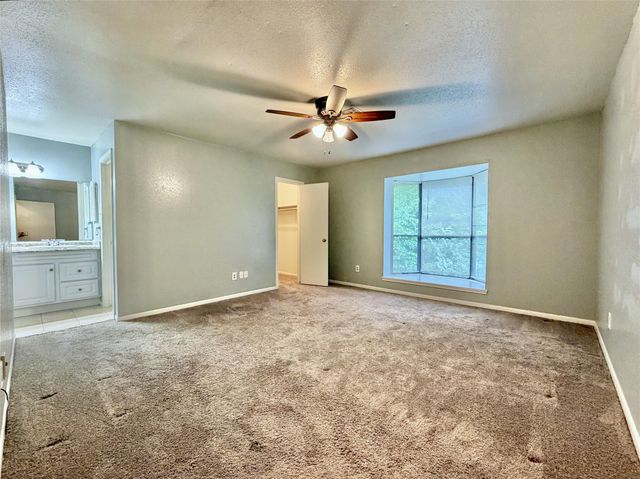 2103 Place Rebecca Lane D10, Houston, TX 77090