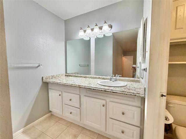 2103 Place Rebecca Lane D10, Houston, TX 77090