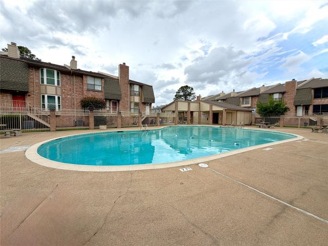 2103 Place Rebecca Lane D10, Houston, TX 77090