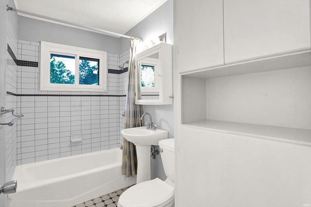 2612 E Dekist Street, Bloomington, IN 47408