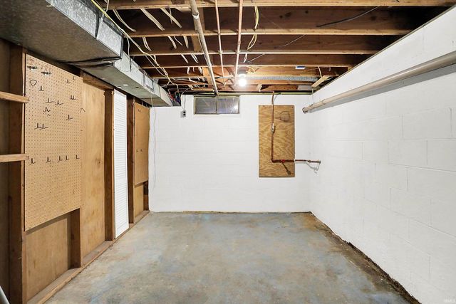2612 E Dekist Street, Bloomington, IN 47408