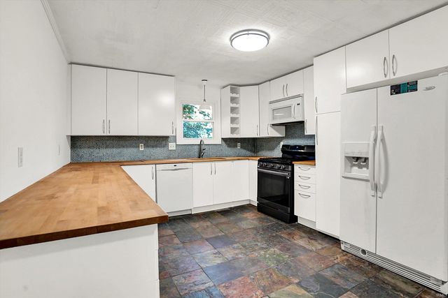2612 E Dekist Street, Bloomington, IN 47408