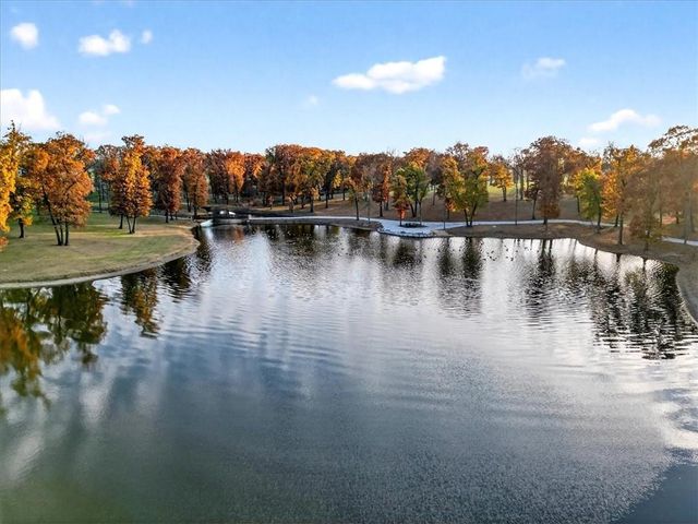 19661 171st Street, Basehor, KS 66007