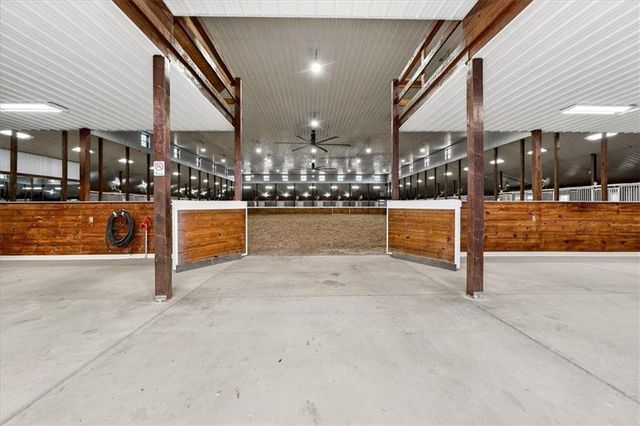19661 171st Street, Basehor, KS 66007