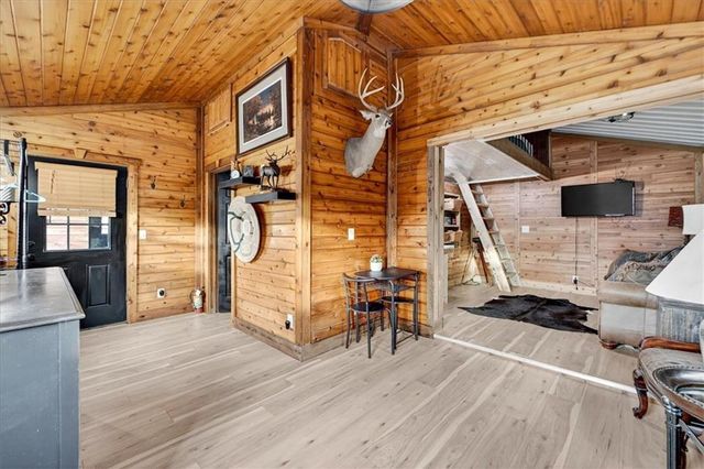 19661 171st Street, Basehor, KS 66007