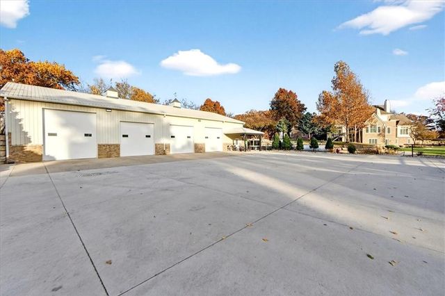19661 171st Street, Basehor, KS 66007