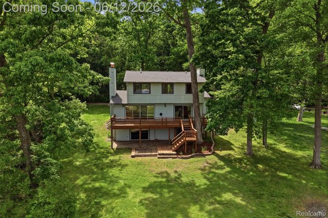 380 Sunset, White Lake Charter Township, MI 48383