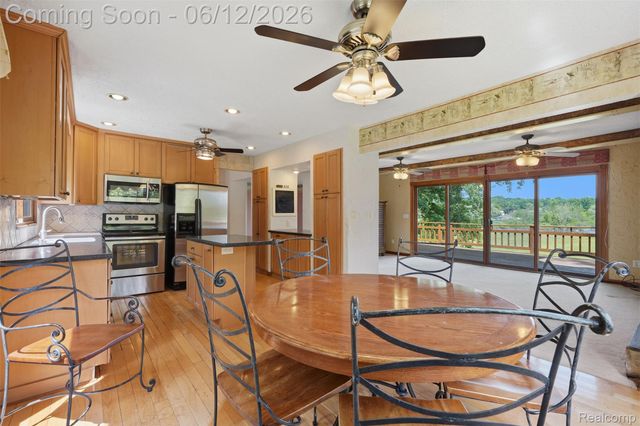 380 Sunset, White Lake Charter Township, MI 48383