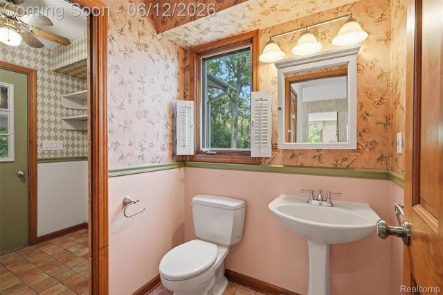 380 Sunset, White Lake Charter Township, MI 48383