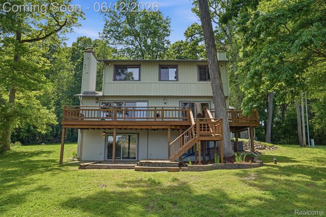 380 Sunset, White Lake Charter Township, MI 48383