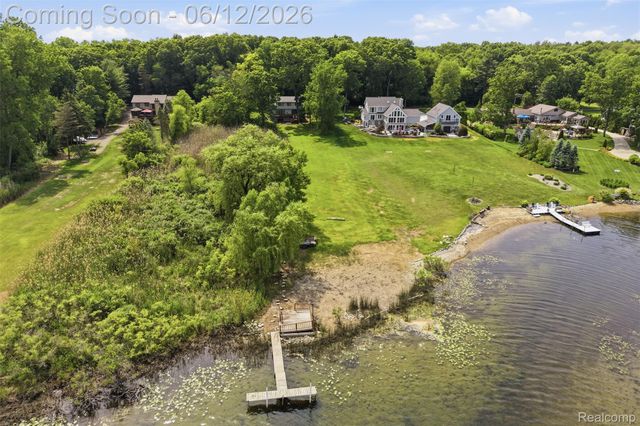 380 Sunset, White Lake Charter Township, MI 48383