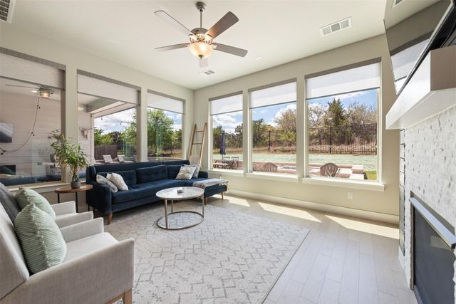 654 Dayridge DR, Dripping Springs, TX 78620