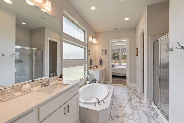 654 Dayridge DR, Dripping Springs, TX 78620