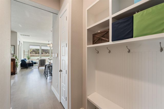 654 Dayridge DR, Dripping Springs, TX 78620