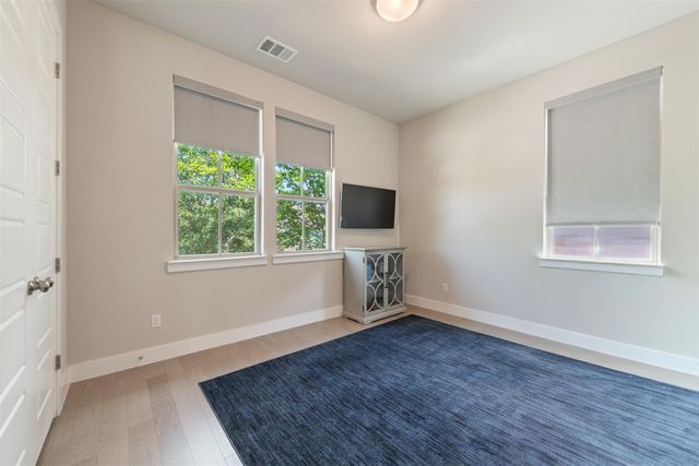 654 Dayridge DR, Dripping Springs, TX 78620