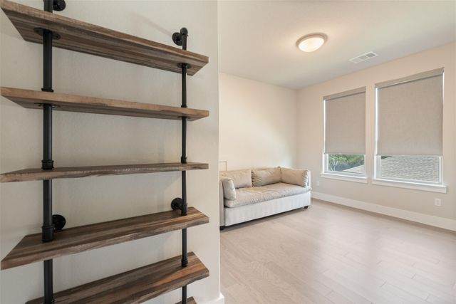 654 Dayridge DR, Dripping Springs, TX 78620