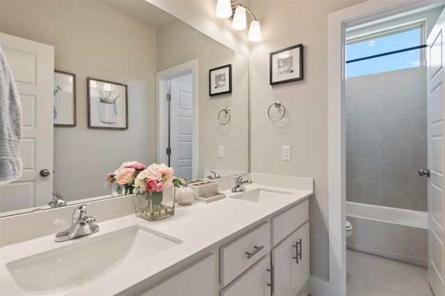 654 Dayridge DR, Dripping Springs, TX 78620