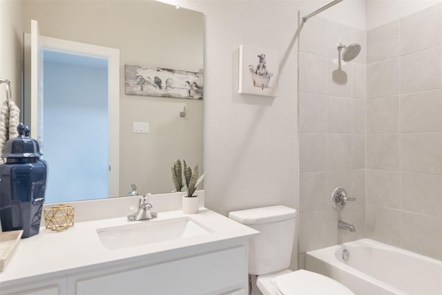 654 Dayridge DR, Dripping Springs, TX 78620