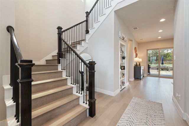 654 Dayridge DR, Dripping Springs, TX 78620