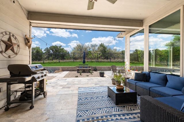 654 Dayridge DR, Dripping Springs, TX 78620