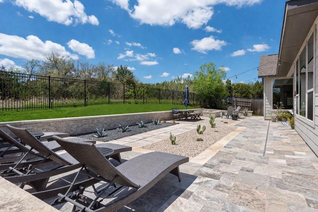 654 Dayridge DR, Dripping Springs, TX 78620