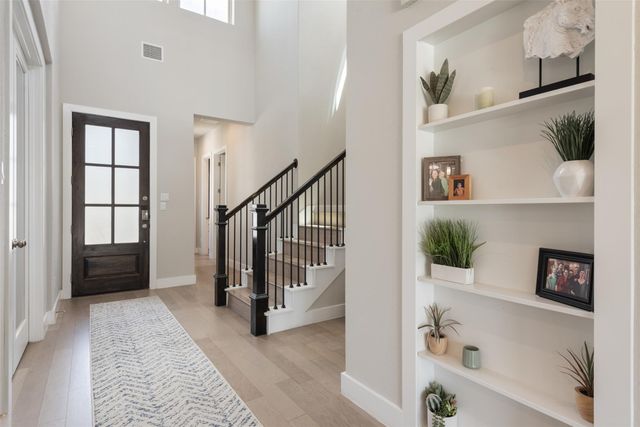 654 Dayridge DR, Dripping Springs, TX 78620