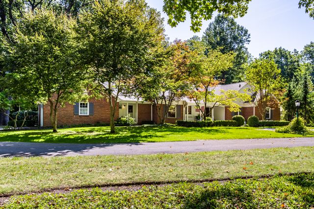 8121 N Illinois Street, Indianapolis, IN 46260