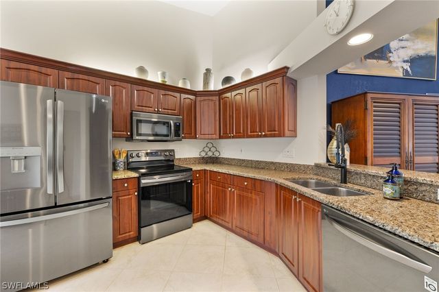 8365 Excalibur CIR K4, Naples, FL 34108