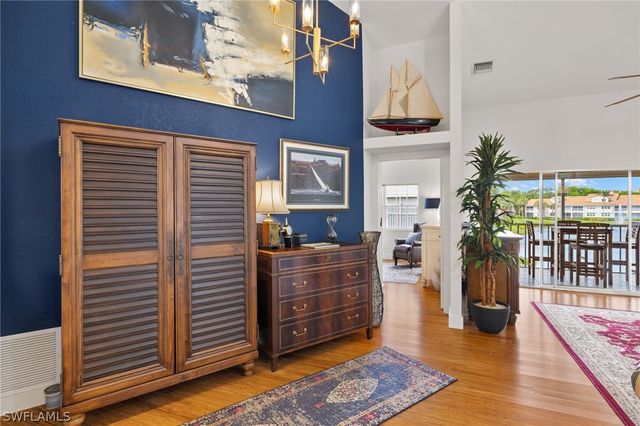 8365 Excalibur CIR K4, Naples, FL 34108