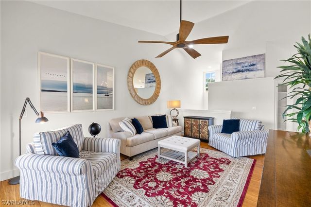 8365 Excalibur CIR K4, Naples, FL 34108