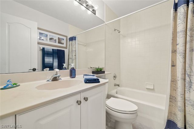 8365 Excalibur CIR K4, Naples, FL 34108