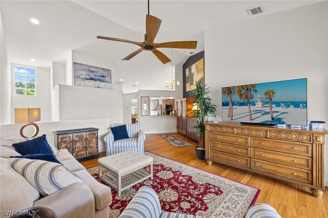 8365 Excalibur CIR K4, Naples, FL 34108