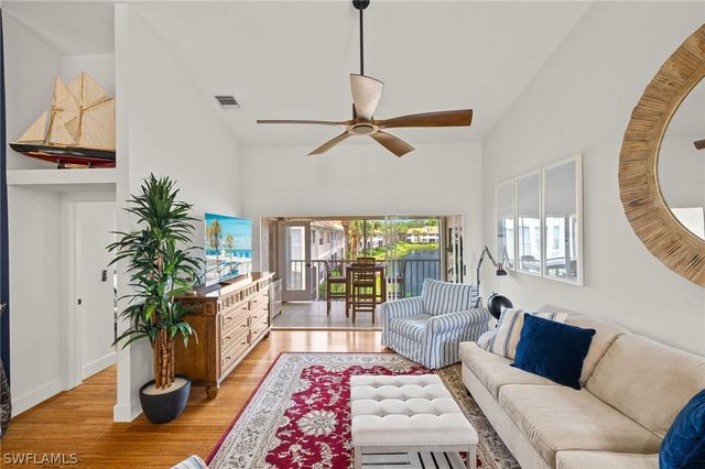 8365 Excalibur CIR K4, Naples, FL 34108