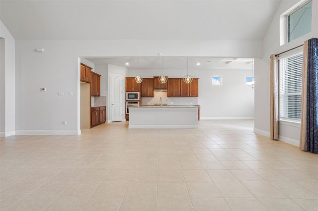 728 Landing St LN, Leander, TX 78641