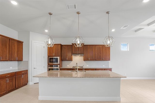 728 Landing St LN, Leander, TX 78641