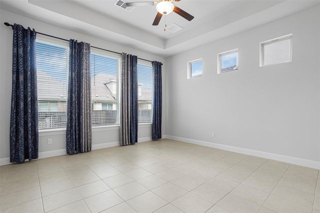 728 Landing St LN, Leander, TX 78641