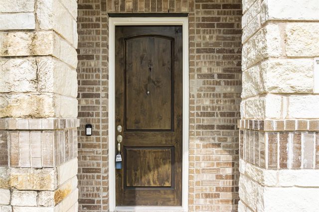 728 Landing St LN, Leander, TX 78641