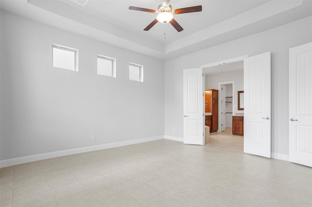 728 Landing St LN, Leander, TX 78641