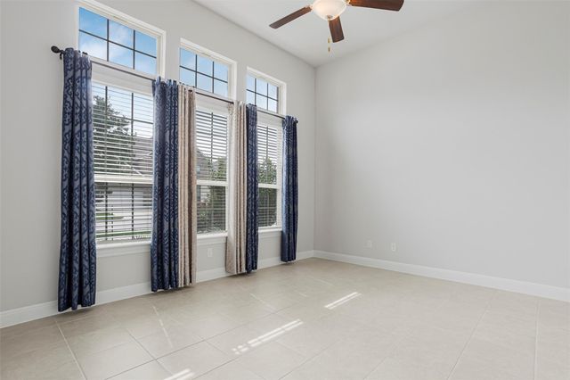 728 Landing St LN, Leander, TX 78641
