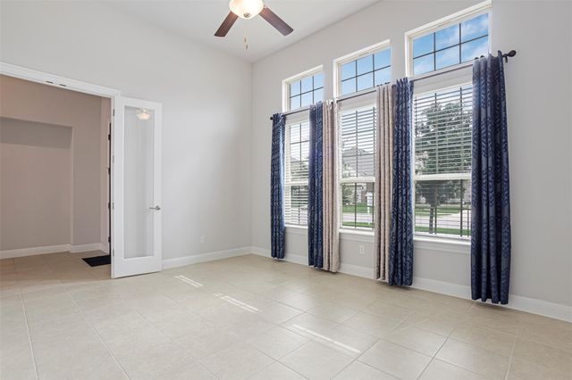 728 Landing St LN, Leander, TX 78641