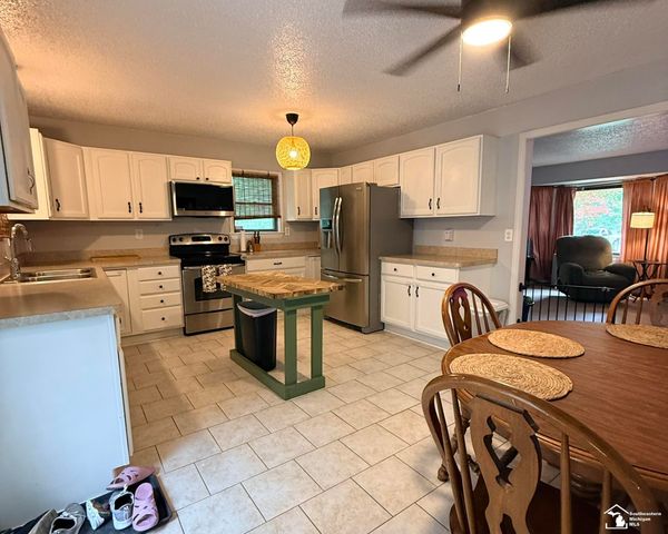 9930 Shook Road, Romulus, MI 48174