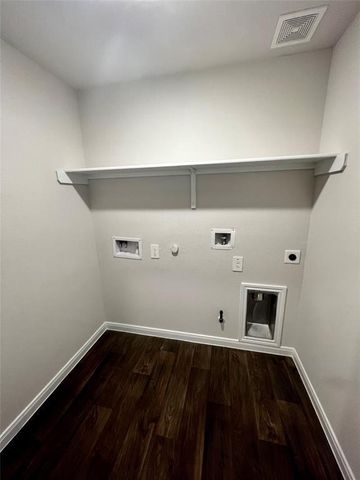 1337 Camden LN, Lockhart, TX 78644