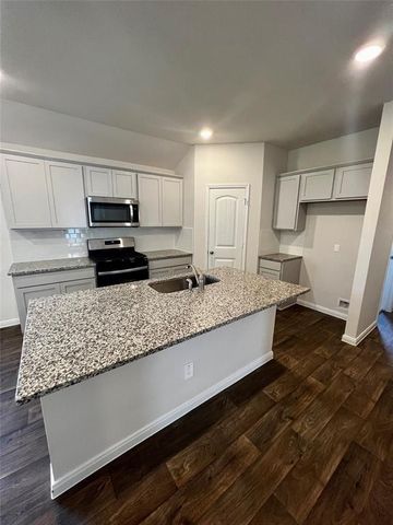 1337 Camden LN, Lockhart, TX 78644