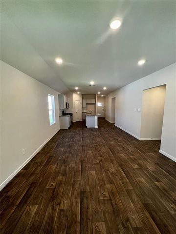 1337 Camden LN, Lockhart, TX 78644